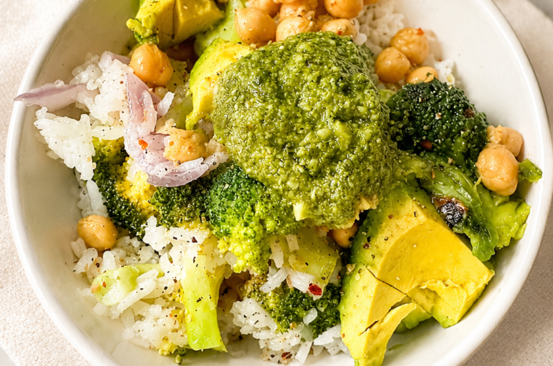 Mediterranean Rice Bowl with Broccoli, Avocado & Pesto