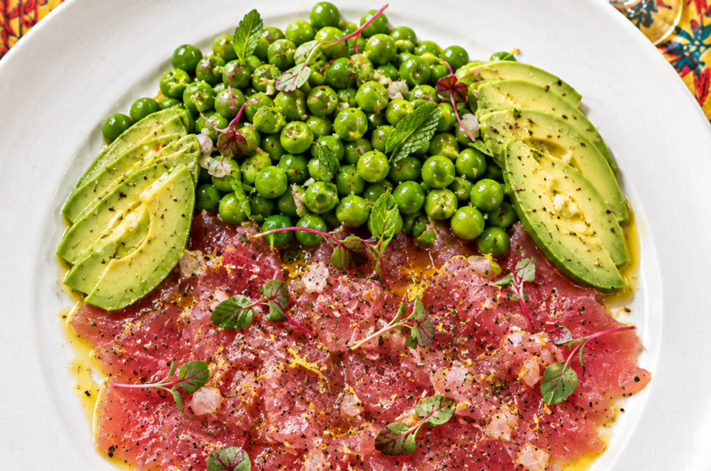 Carpaccio de Atún con Guisantes y Aguacate